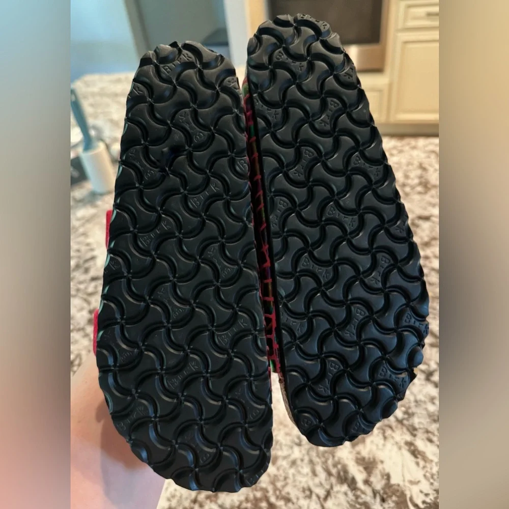 Birkenstock Sandals 🩷 - Picture 5 of 9